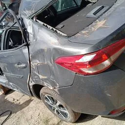 SUCATA Toyota Yaris Sedán 2021 1.5 Xs Connect 16v Cvt 4p PARA RETIRADA DE PEÇAS